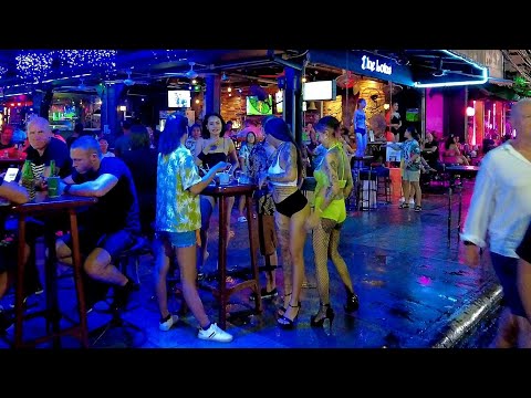 Beautiful Thai Girls on Bangla Road. Freelancers and Ladyboys #phuket #banglaroad #Ladyboy