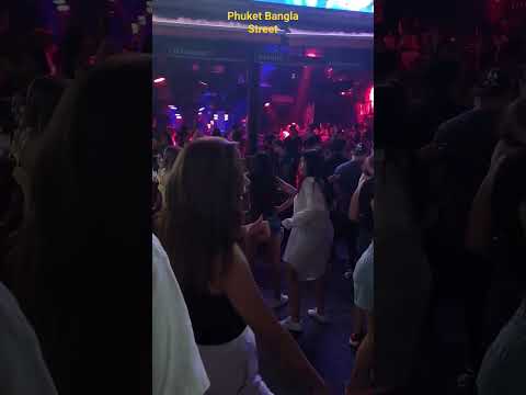 Phuket Night Party: Mesmerizing Girls Dance on the Road! #banglastreet  #thailandtravel  #travelvlog